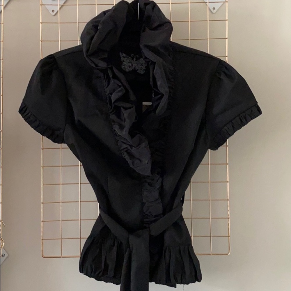 Short sleeve top with ruffled neckline - size S